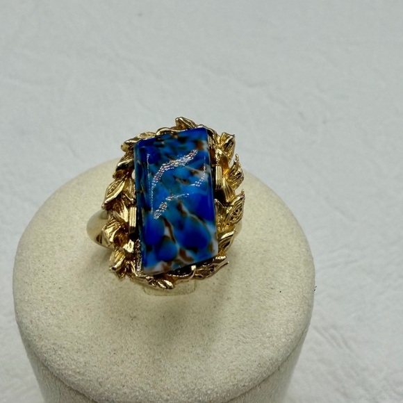 Vintage Stone ring set in Golds - Picture 3 of 5